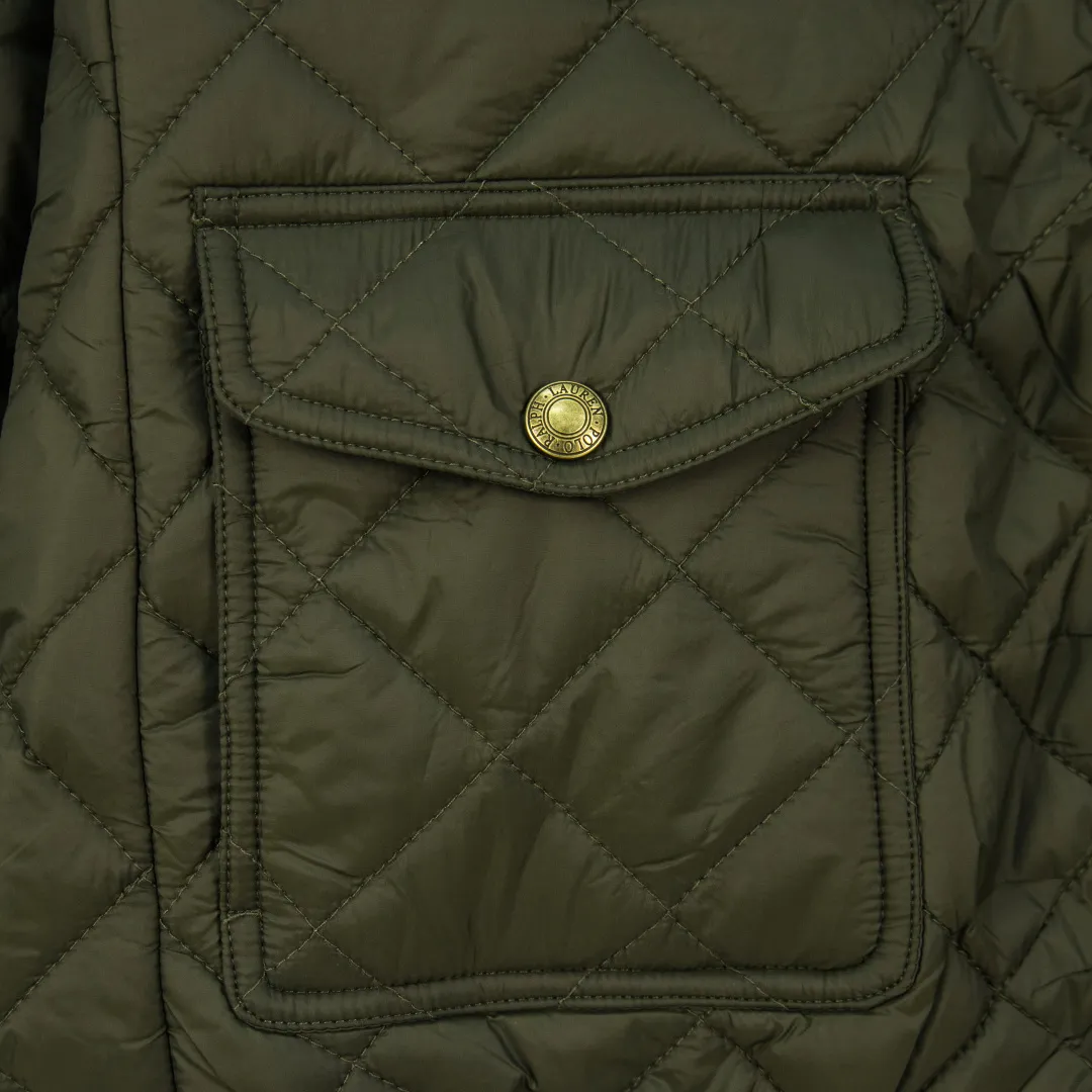 P390 zp version [Exclusive supply] Ralph Lauren/Ralph Lauren 2025aw autumn and winter popular items diamond-shaped quilted embroidered corduroy strips imitation feather jacket jacket Correct three-pocket version Slight waist design Free matching neckline ✅ Facial filling imitation feather cotton Three-in-one diamond-shaped quilted embroidery Soft and comfortable ✅ Customized double-circle brand hardware buckle back waist freely adjustable elastic design ✅ RL three-color diamond plaid cotton jacket 100% restoration Corduroy strips running through the whole body, no knots and overlaps, artificial curling, fine workmanship, highly recommended, a rare cotton jacket that does not look bloated, can be worn as an inner layer in the north, can be worn with multiple necklines, elastic waistline on the back, freely adjustable waist, matte memory technology on the face, with a cotton feel, not to be missed, highly recommended, color: black, white, gray green, khaki, navy, size: S M L XL, number: WW10947